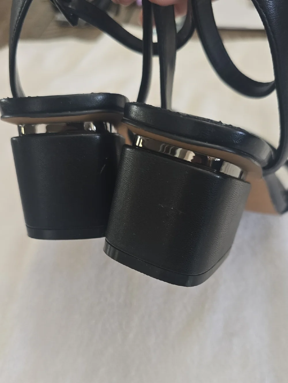 NWOT Vince Camuto Acaylee Sandals - Picture 4 of 9
